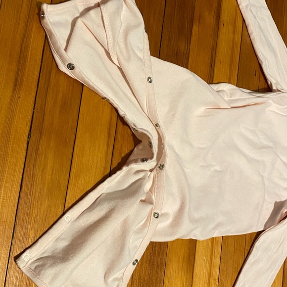 New without tags Burberry 18 month onesie - Picture 4 of 7